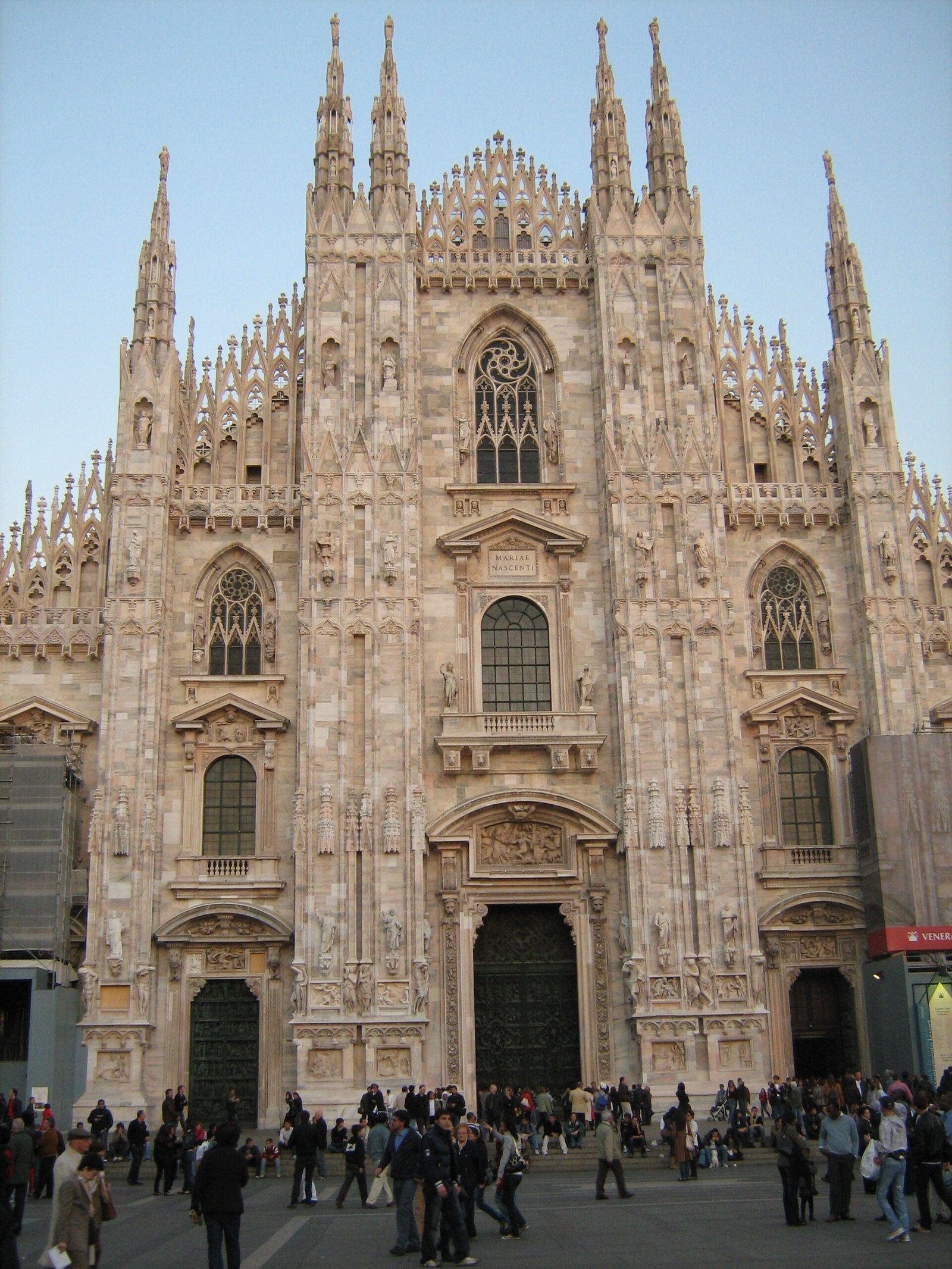 Milán